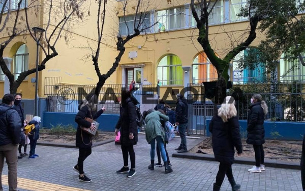 Αντιπρόεδρος ΕΟΔΥ για κρούσματα στα σχολεία: Ενδεχομένως να συνδέονται με την μετάλλαξη (Βίντεο)