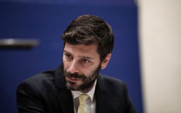 Κόντρα Γιατρομανωλάκη-Αναγνωστοπούλου για τα ζητήματα των καλλιτεχνών