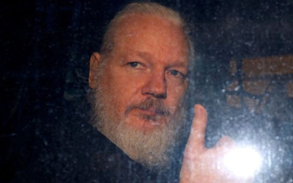 Ο Κολομβιανός πρόεδρος Γκ. Πέτρο θα ζητήσει από τον Μπάιντεν να μην ενοχοποιήσει τον Τζ. Ασάνζ «απλώς επειδή είπε την αλήθεια»