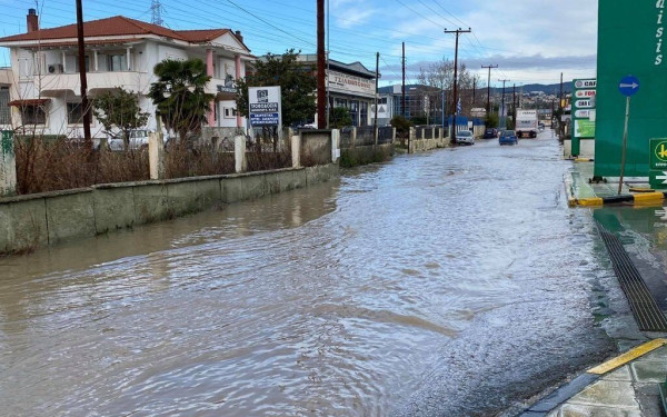 "Χείμαρρος" η προέκταση Μακρυγιάννη στην Άνω Ηλιούπολη (βίντεο, φωτ.)