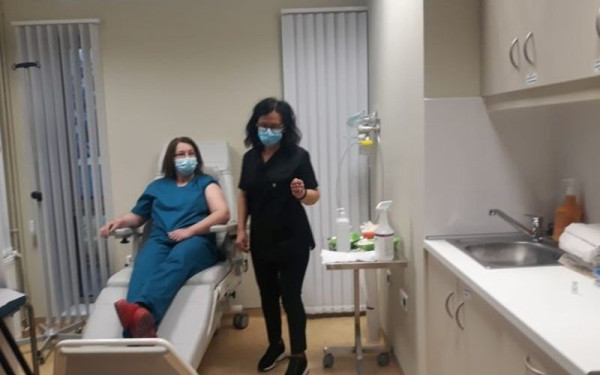 Άρχισαν οι εμβολιασμοί σε «Μαμάτσειο» Κοζάνης και «Μποδοσάκειο» Πτολεμαΐδας