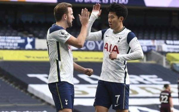 Αγγλία: Η Τότεναμ "καθάρισε" εύκολα τη Λιντς (βίντεο)