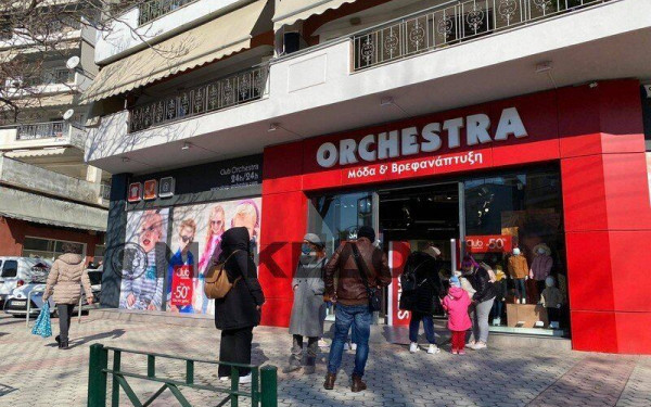 Θεσσαλονίκη: Ουρές έξω από καταστήματα και στον Εύοσμο (Φωτ.) 