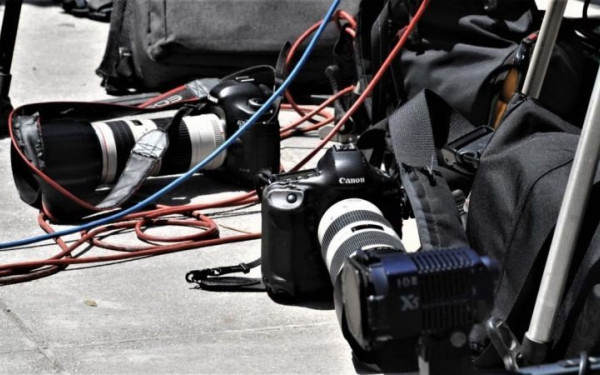 Υπ. Προστασίας του Πολίτη: Οι δημοσιογράφοι και φωτορεπόρτερ είναι ελεύθεροι να πηγαίνουν όπου θέλουν σε μια συνάθροιση