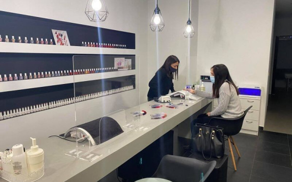Θεσσαλονίκη: «Παγωμένη» πρεμιέρα για τα κομμωτήρια (Βίντεο - Φωτ.)