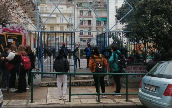 Θεσσαλονίκη: Με θερμομέτρηση η επαναλειτουργία Γυμνασίων και Λυκείων (Φωτ.)