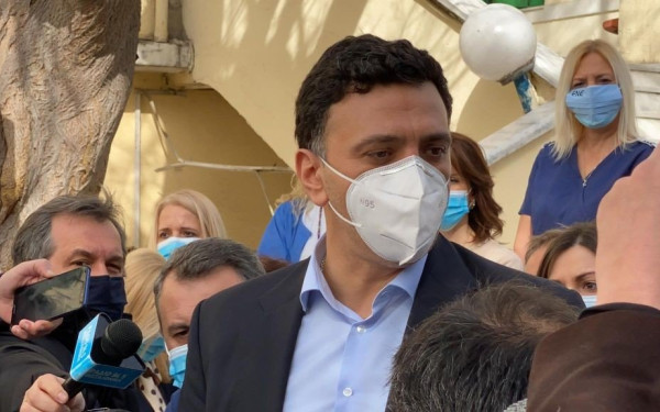 Κικίλιας για εμβόλιο AstraZeneca: Όποιος έχει ραντεβού για εμβολιασμό, να πάει