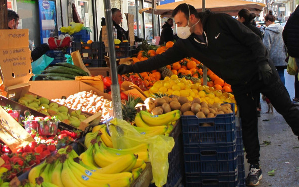 Χωρίς προϊόντα αύριο οι λαϊκές αγορές στη Θεσσαλονίκη- Στους πάγκους με μαύρες σημαίες οι εργαζόμενοι