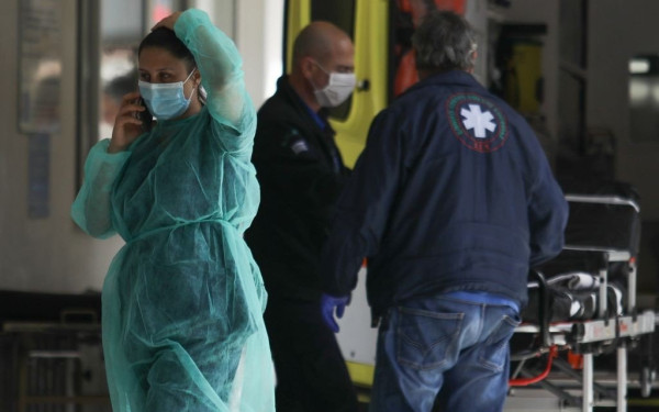 Καμπανάκι από τον ΕΟΔΥ: Αύξηση στη θετικότητα των αναπνευστικών ιώσεων