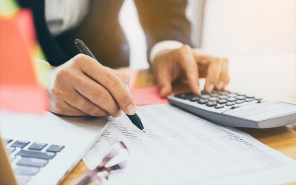 Τιμολόγια ρεύματος: Πράσινο, μπλε, κίτρινο - 12 ερωταπαντήσεις για το ποιο μπορεί να συμφέρει