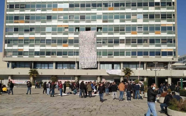 Θεσσαλονίκη: Συγκέντρωση διαμαρτυρίας και πορεία φοιτητών για τα επεισόδια στο ΑΠΘ