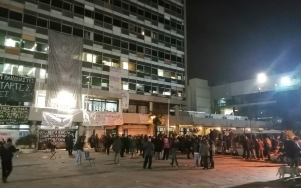 Συνελήφθη ένας από τους πέντε προσαχθέντες του ΑΠΘ