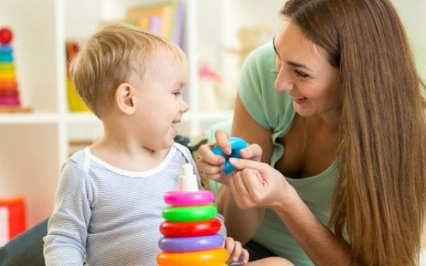 Διπλασιάζεται το ποσό των δικαιούχων του voucher «Νταντάδες της γειτονιάς»