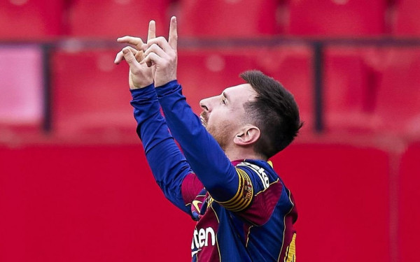 Η Παρί Σεν Ζερμέν δίνει 35 εκατ. ευρώ ετησίως στον Μέσι και η UEFA... κοιτάει