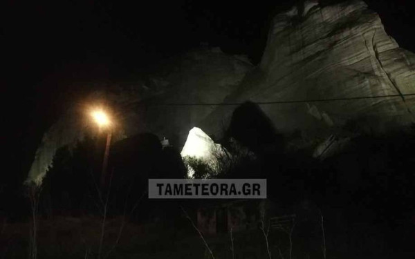 Αποκολλήθηκε βράχος στα Μετέωρα μετά τον σεισμό των 5,9 Ρίχτερ (φωτ.)