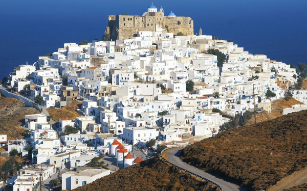 H Αστυπάλαια στα 50 μυστικά νησιά της Ευρώπης για τους Γάλλους	