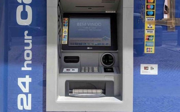 Η Black Friday και η έκρηξη συναλλαγών «έριξαν» τα συστήματα των τραπεζών - Εκτός λειτουργίας το e-banking - Τσουνάμι παραπόνων για την Πειραιώς