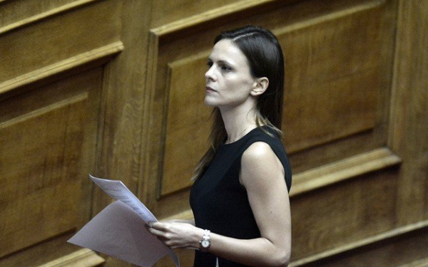 Αχτσιόγλου για παρακολουθήσεις: Τεράστιο σκάνδαλο - Υποδεικνύεται η σαφής ευθύνη του κ. Μητσοτάκη