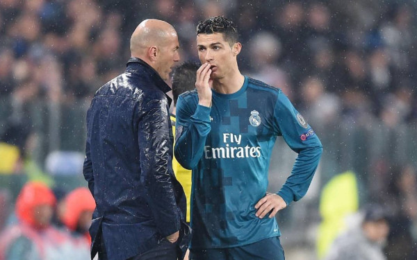 Αγγλία: Ο Ρονάλντο θέλει τον Ζιντάν στον πάγκο της Μάντσεστερ Γιουνάιτεντ