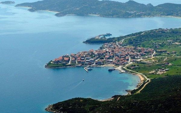 «Πες το "ναι" στη σκιά του Άθωνα» - Πιλοτικός γάμος για ένα ζευγάρι Γερμανών στη Χαλκιδική