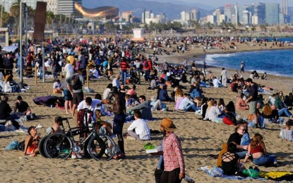 Ο πληθυσμός της Γης θα συνεχίσει να αυξάνεται ολοένα και πιο αργά - Τα 2 μείζονα ερωτήματα