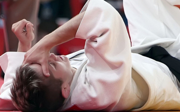 Μπουκουβάλα: "Απειλούσαν εμένα και την καρκινοπαθή μητέρα μου" (βίντεο)