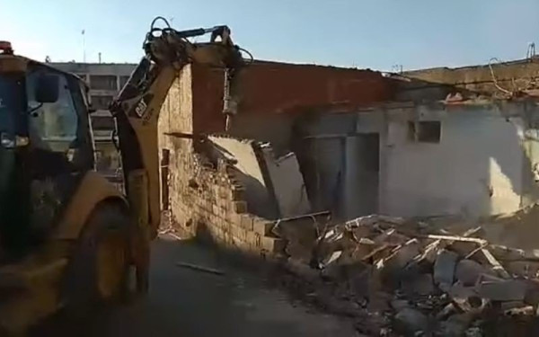 Κατεδαφίζεται πρώην κέντρο διασκέδασης στη Θεσσαλονίκη (Βίντεο-Φωτ.)