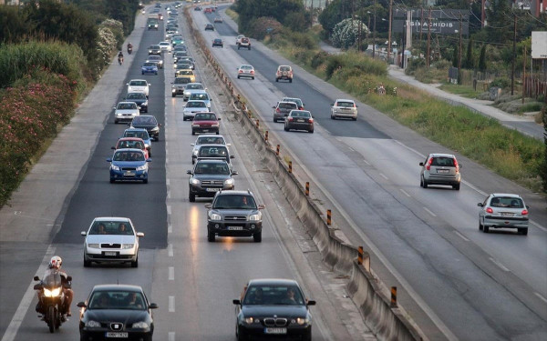 Νύχτα οι ασφαλτοστρώσεις στον περιφερειακό