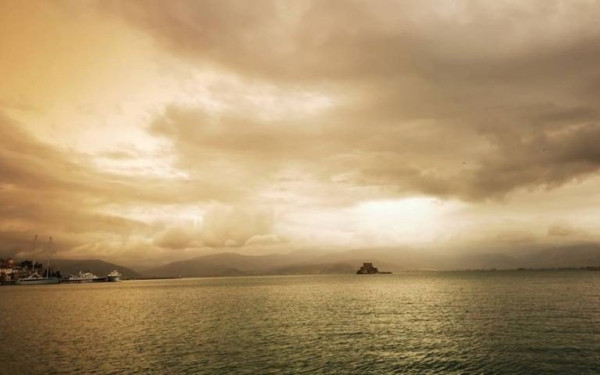 Καιρός: Αφρικανική σκόνη, βροχές και άνεμοι έως 8 μποφόρ - Από την Παρασκευή η υποχώρηση