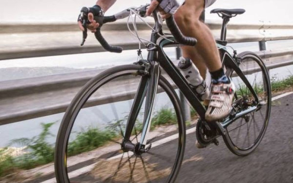 Πήλιο: Περιπέτεια για ποδηλάτη - Δέχτηκε επίθεση από αγέλες σκύλων