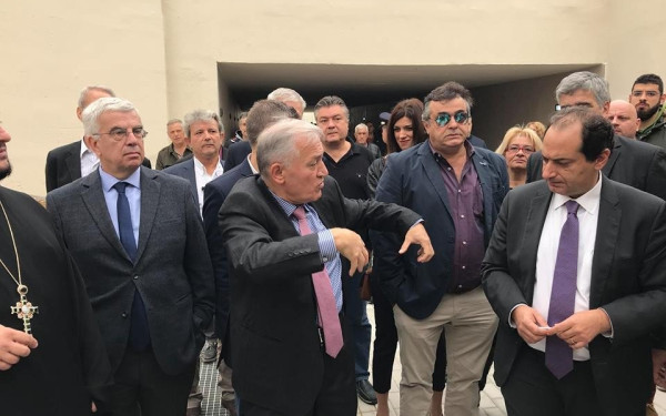 Επεισόδιο Σπίρτζη - Κυρίζογλου στην τελετή παράδοσης της υπόγειας οδού (video)