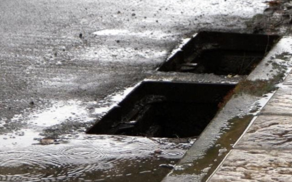 Τρίκαλα, Καρδίτσα: Έλεγχος φρεατίων και αγωγών από συνεργεία των δήμων 