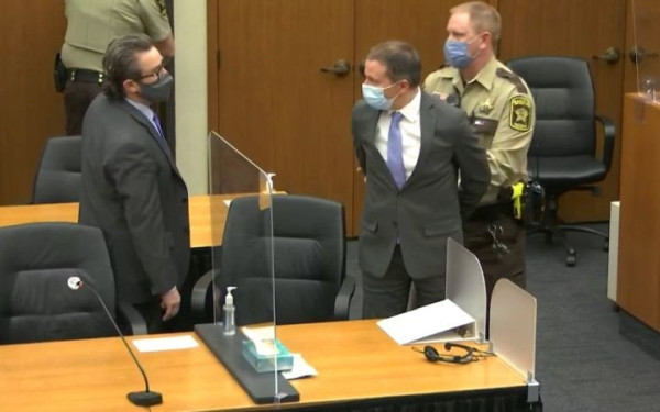 ΗΠΑ: 21 χρόνια κάθειρξη στον αστυνομικό που σκότωσε τον Τζορτζ Φλόιντ