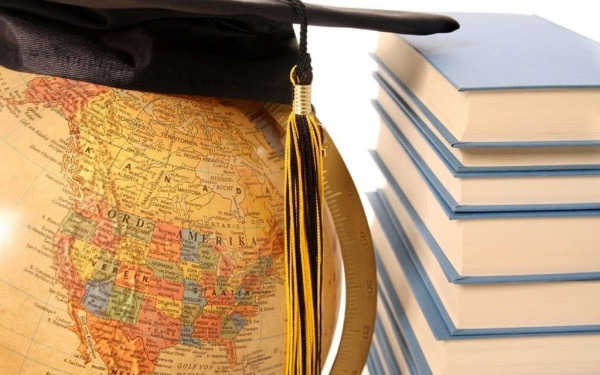 Αναγνωρίζονται αμοιβαία πλέον τα πανεπιστημιακά και ανώτερα πτυχία σε Ελλάδα και Κύπρο