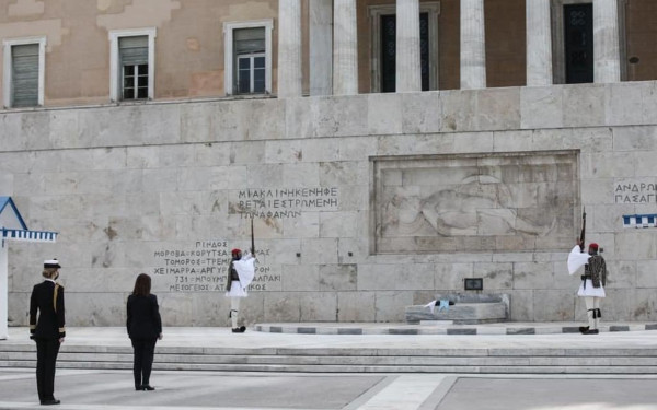 Βουλή: Κατατέθηκε η τροπολογία για το μνημείο του Αγνώστου Στρατιώτη - Προβλέπει μέχρι και φυλάκιση ενός έτους