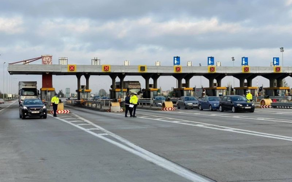 Θεσσαλονίκη: Ουρές χιλιομέτρων στα διόδια των Μαλγάρων