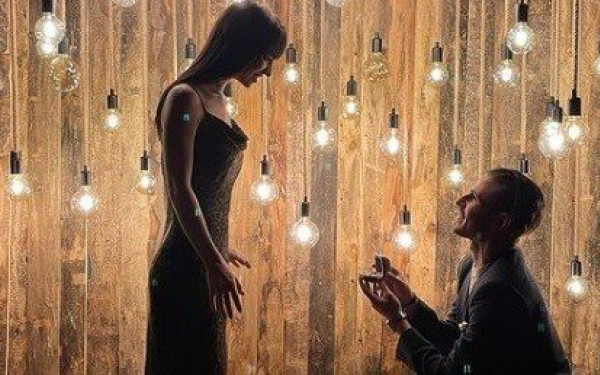 Ο Πέλκας έκανε πρόταση γάμου και η Κυβέλη είπε το "ναι" (φωτ.)