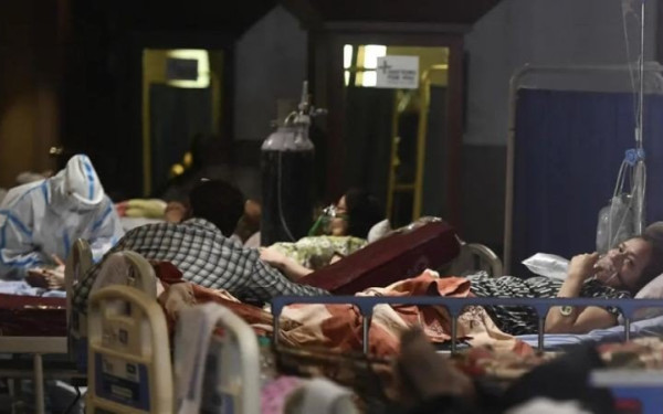 Έφθασαν στην Ινδία οι πρώτες ποσότητες της αμερικανικής ιατρικής βοήθειας (Βίντεο)