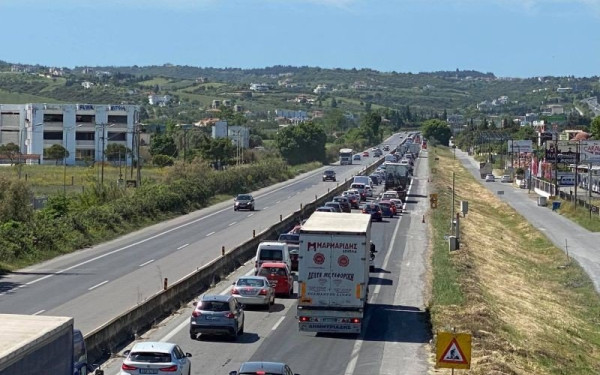 Κυκλοφοριακό "έμφραγμα" στην Ε.Ο Θεσσαλονίκης - Μουδανιών στην έξοδο προς Χαλκιδική (Βίντεο-Φωτ.)
