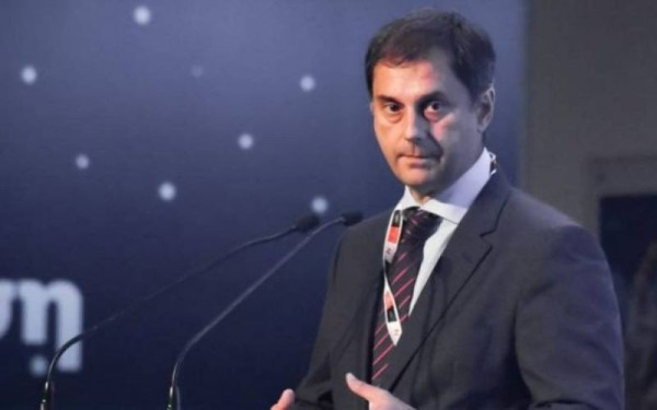 Ανασφάλιστα οχήματα - Χ. Θεοχάρης: «Η κυβέρνηση μελετά βαρύτατα πρόστιμα για τους παραβάτες»