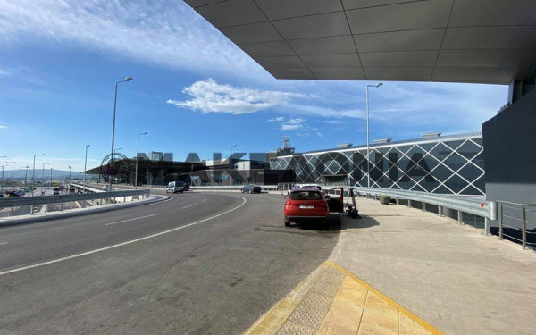 Θεσσαλονίκη: Επιβάτης προκάλεσε πανικό εν ώρα πτήσης - Αναγκαστική προσγείωση στο «Μακεδονία»