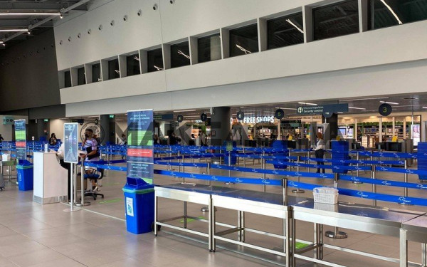 Αεροδρόμιο «Μακεδονία»: Χειροπέδες σε 49χρονο που ταξίδευε με πλαστή ταυτότητα και δίπλωμα