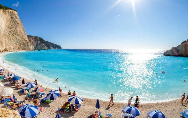 Κοινωνικός Τουρισμός: Ξεκινούν σήμερα οι αιτήσεις για 300.000 δικαιούχους - Βήμα βήμα η διαδικασία