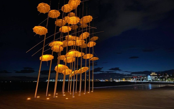 Θεσσαλονίκη: Επιστρέφουν στη Νέα Παραλία οι Ομπρέλες - Ξεκινά τη Δευτέρα η επανατοποθέτησή τους