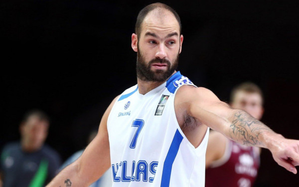 Βασίλης Σπανούλης: Αντίο στα γήπεδα από "το παιδί που ονειρεύτηκε να παίξει μπάσκετ"