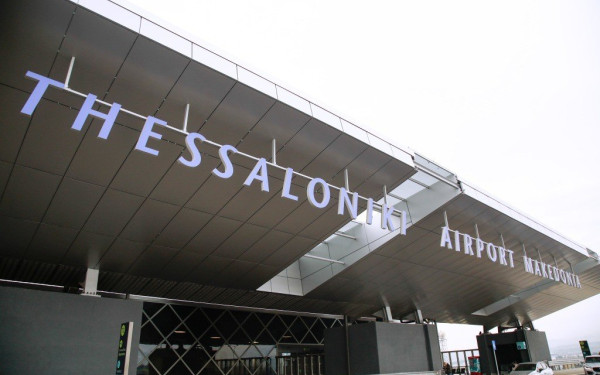 Επιβάτες «εγκλωβίστηκαν» στο αεροδρόμιο «Μακεδονία» - Τους μετέφεραν σε λάθος terminal