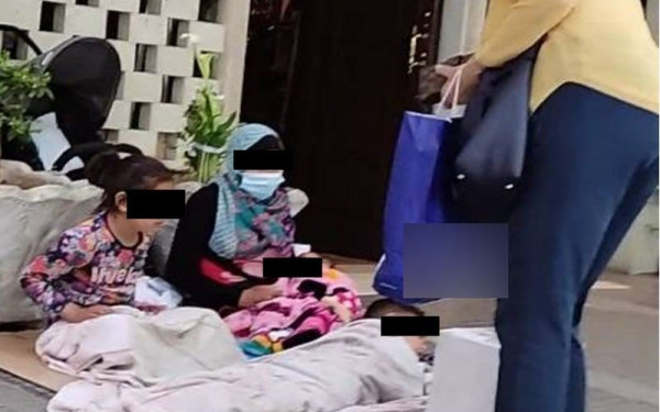 Έβγαζαν τα παιδιά τους στην ζητιανιά - Πέντε συλλήψεις (Φωτ.)