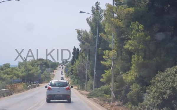 Άρχισε η επιστροφή από Χαλκιδική - Ουρές στο "ορφανό" χιλιόμετρο (βίντεο)