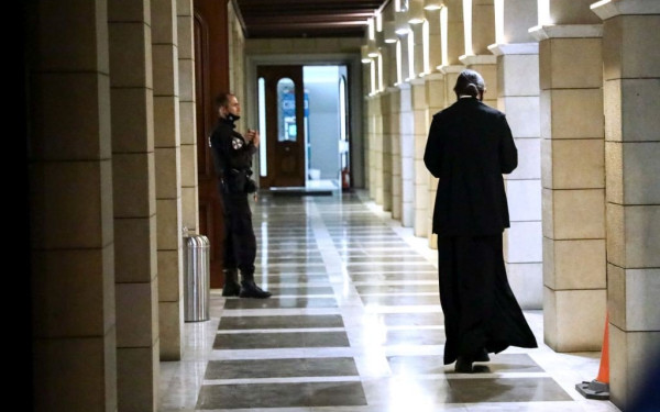  Ο ιερέας με το βιτριόλι προσπάθησε να αυτοκτονήσει στη φυλακή