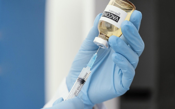 Εμβόλια Pfizer και AstraZeneca: Μειώνεται η αποτελεσματικότητά τους έναντι της μετάλλαξης Δέλτα  μέσα σε τρεις μήνες